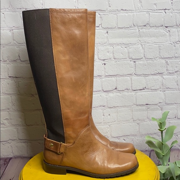 Stuart Weitzman Leather Round Toe Knee High boot - Picture 4 of 13